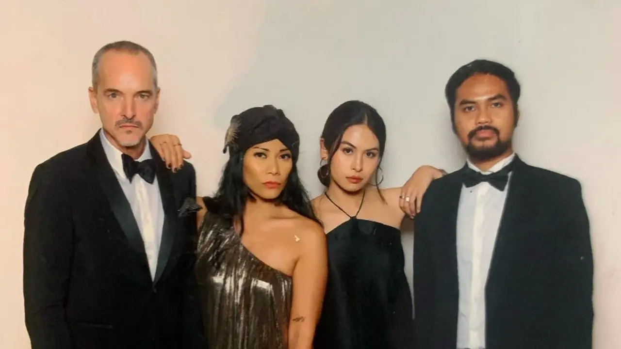 Tampilan Serba Hitam Tamu Pernikahan Intimate Shenina Cinnamon dan Angga Yunanda di Bali. (Dok: IG https://www.instagram.com/p/DF6iuhoy96v/?igsh=YnVtOGV3aWp0emM1)