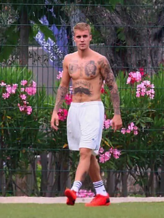 Jika bicara soal berbuat ulah, bukan pertama kalinya Justin Bieber melakukannya. Terlebih jika urusannya dengan para fans, di mana ia sempat meminta fansnya untuk diam saat berteroal di konsernya. (Instagram/Justinbieber)