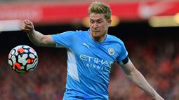 Kevin De Bruyne. Gelandang Manchester City berusia 30 tahun yang musim ini telah tampil 18 kali dengan mencetak 5 gol dan 1 assist ini ditaksir memiliki nilai pasar sebesar 100 juta euro. Ia menjadi pemain termahal keempat di dunia sekaligus pemain termahal kedua di Liga Inggris. (AFP/Paul Ellis)
