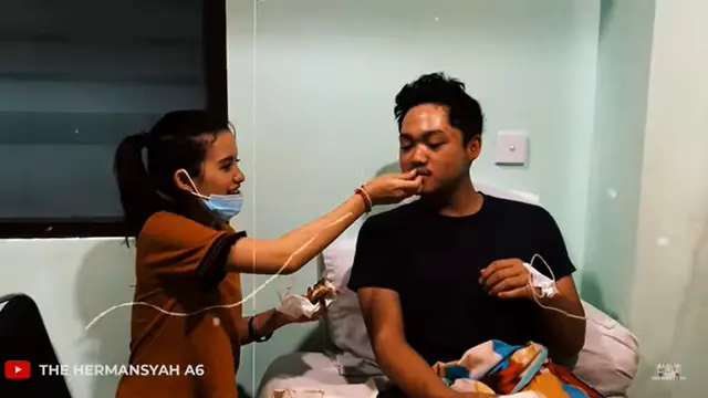 Alami Gejala Tifus, Ini 6 Potret Azriel Hermansyah saat Dirawat di Rumah Sakit Bali