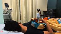 Azriel Hermansyah saat dirawat di rumah sakit. (YouTube/The Hermansyah A6)