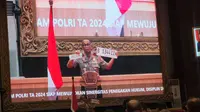 Dirregident Korlantas Polri Brigjen Yusri Yunus saat paparan pada Rakornis POM TNI-Propam Polri di Mabes TNI, Cilangkap, Jakarta Timur, Kamis (2/5/2024). (Tim News).