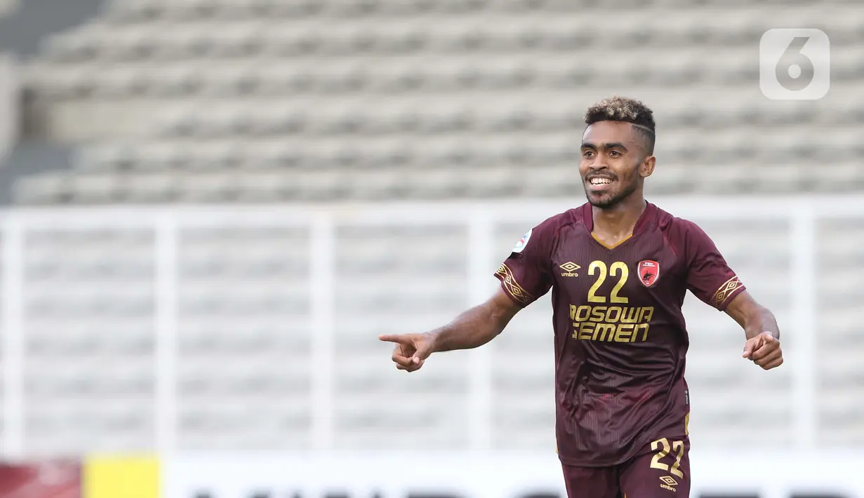 Pemain depan PSM Makassar, Yakob Sayuri merayakan gol yang dicetaknya ke gawang Shan United FC pada laga lanjutan Grup H Piala AFC 2020 di Stadion Madya Gelora Bung Karno, Jakarta, Rabu (26/2/2020). PSM Makassar unggul 3-1. (Liputan6.com/Helmi Fithriansyah)
