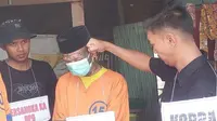 Rekonstruksi Ungkap Motif Pembunuhan Manusia Silver di Probolinggo