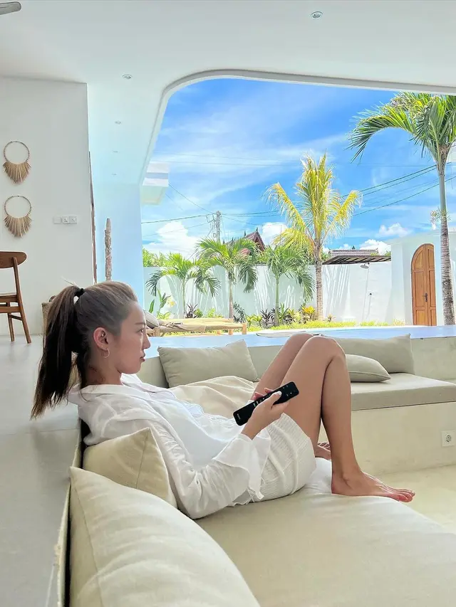 8 Potret Hyoyeon SNSD saat Liburan di Bali, Betah Banget