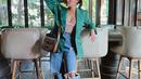 Blazer hijau bisa jadi fashion item yang bisa jadi member baru di lemari pakaian kita seperti OOTD ala Naysilla Mirdad. [@naymirdad]