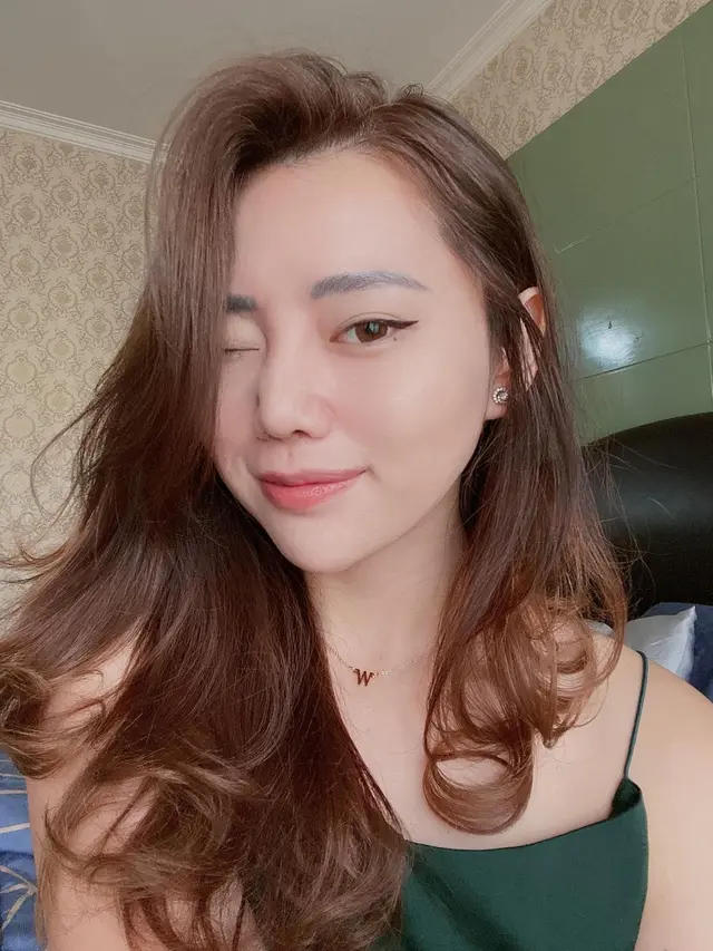 [Fimela] Potret Wendy Walters, istri Reza Arap