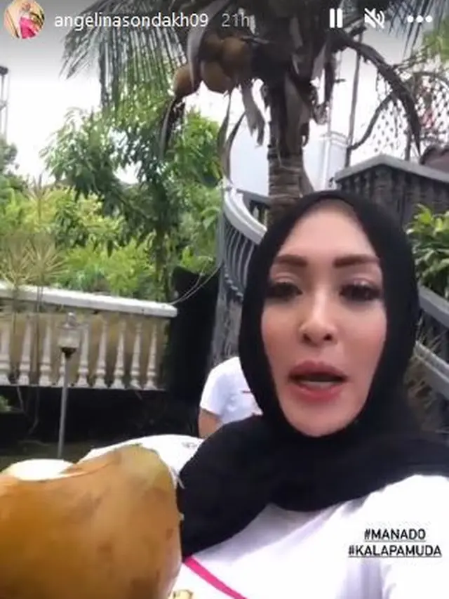 6 Potret Angelina Sondakh Pulang Kampung ke Manado Setelah 12 Tahun
