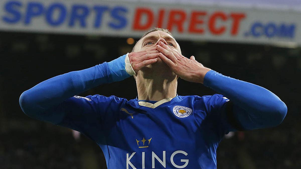 Vardy Curi Peluit: Drama Liga Inggris Berujung Kartu Merah?