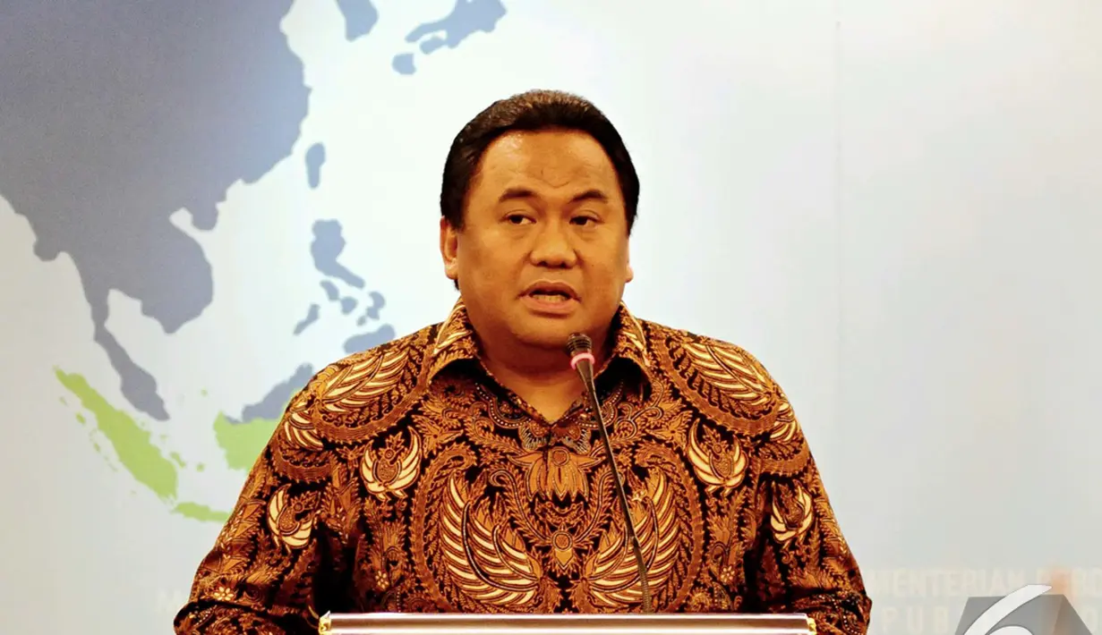 Menteri Perdagangan Rachmat Gobel menyampaikan pidatonya saat serah terima jabatan Menteri perdagangan, Jakarta, Senin (27/10/2014). (Liputan6.com/Andrian M Tunay)