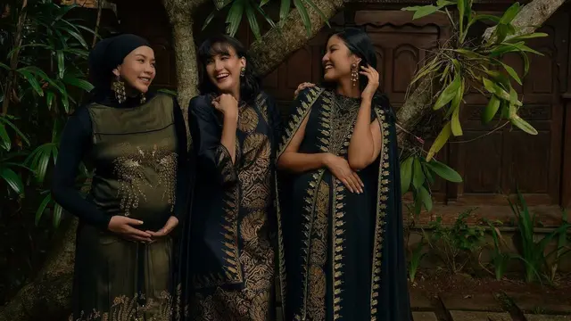 6 Gaya Maternity Shoot Nadine Chandrawinata, Kompak Bareng Putri Indonesia