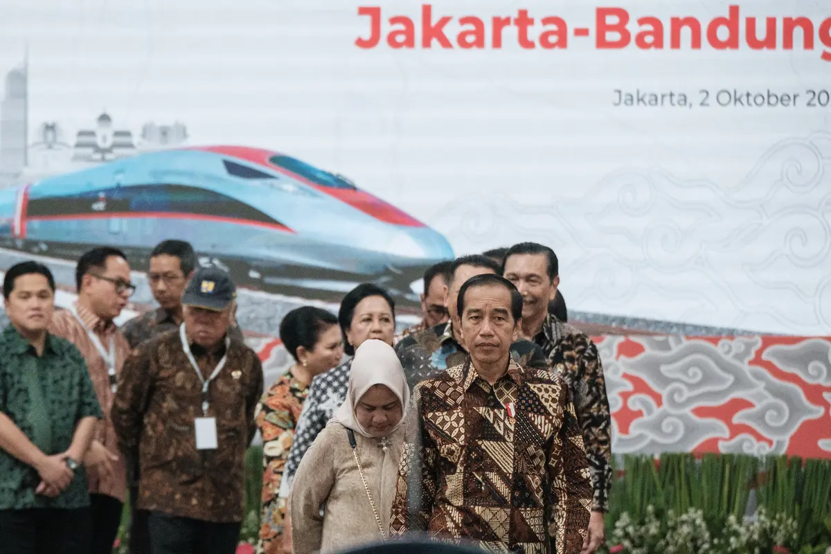 Jokowi Resmikan Kereta Cepat Jakarta-Bandung