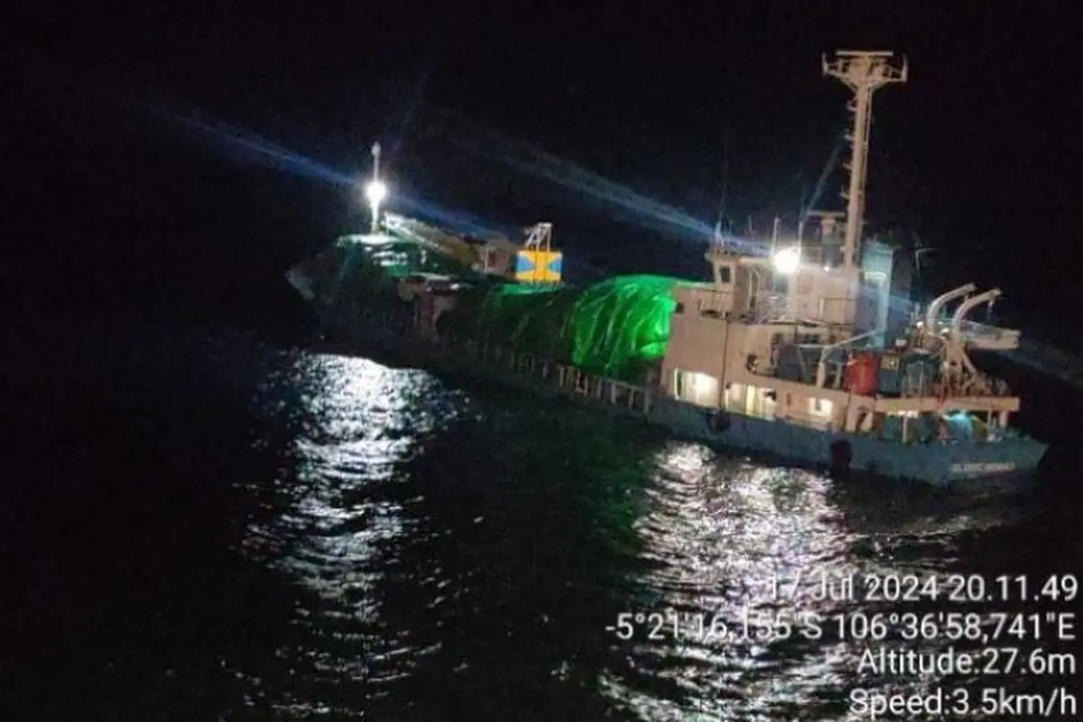 PT Pertamina Hulu Energi Offshore North West Java (PHE ONWJ) dari Regional Jawa Subholding Upstream Pertamina, berhasil selamatkan 18 awak kapal kargo Glorie Indah 1 yang karam. (Foto: PHE ONWJ)