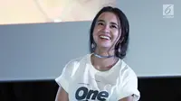 Aktris  Michelle Ziudith saat jumpa pres official trailer dan poster film One Fine Day di kawasan Thamrin, Jakarta, Jumat (8/9/2017). Film One Fine Day akan tayang pada 12 Oktober 2017.