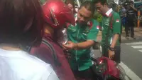 Garda Bangsa menggelar kampanye mengantisipasi aksi begal motor di Surabaya. (Liputan6.com/Dian Kurniawan) 