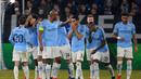 Selebrasi gol kedua Man City yang dicetak Raheem Sterling pada leg 1, 16 besar Liga Champions 2018/19 yang berlangsung di stadion Veltins-Arena, Gelsenkirchen, Kamis (21/2). Man City menang 3-2 atas Schalke. (AFP/Odd Andersen)