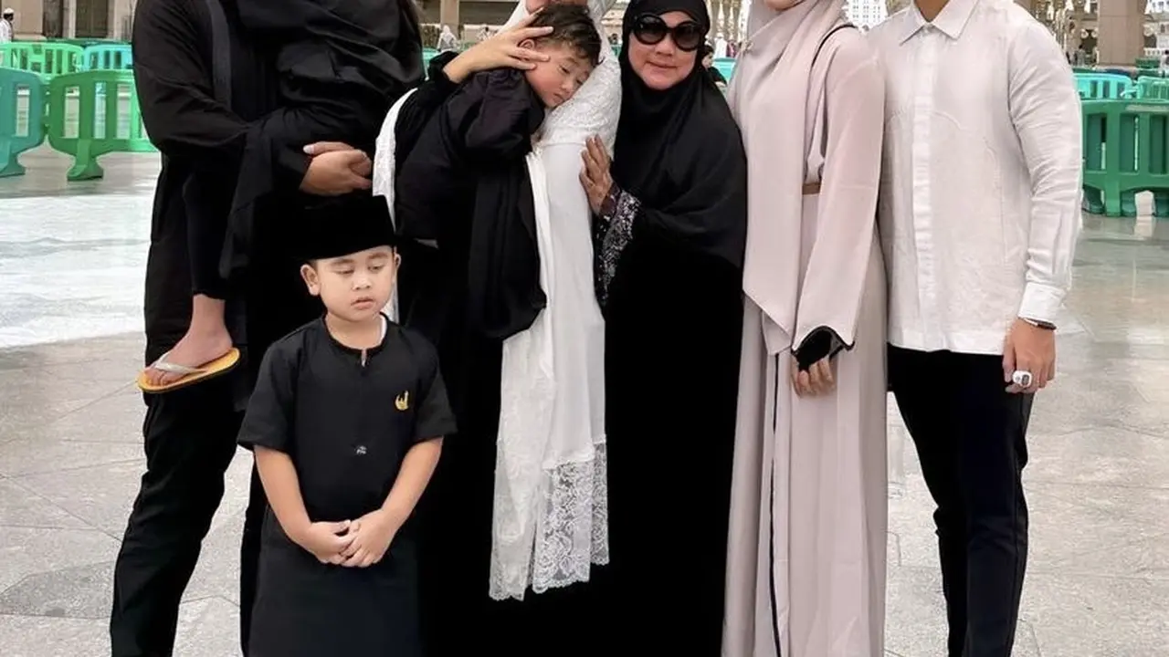 Keluarga Jokowi saat Umrah