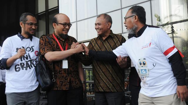 Salam Komando Novel Baswedan dan Pimpinan KPK di Hari Pertama Ngantor