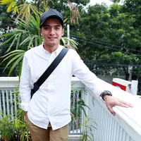 Ricky Harun pastinya sudah tidak asing lagi ketika mendengar namanya. Aktor yang kini memiliki dua anak dipercaya memerankan karakter  yang lebih muda diusianya. (Deki Prayoga/Bintang.com)