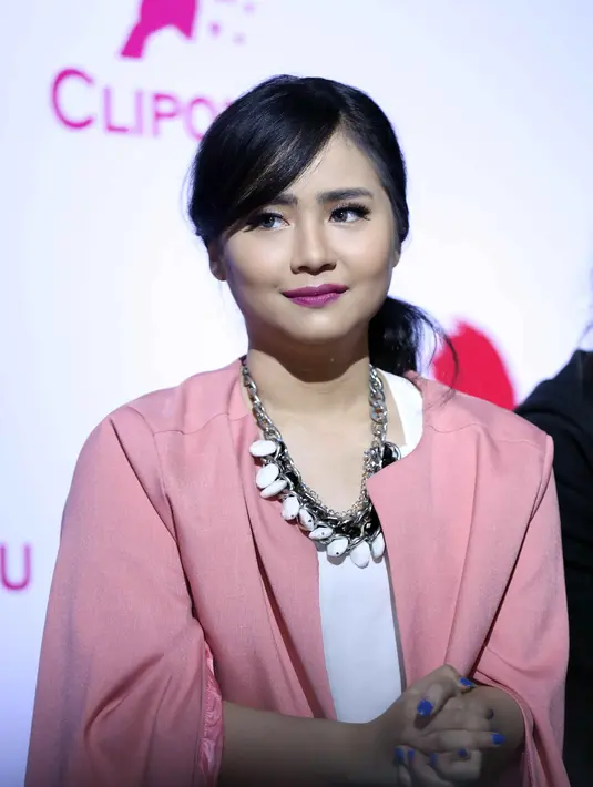 Gita Gutawa memang tertutup untuk masalah kehidupan pribadinya, terlebih untuk urusan asmara. Namun Gita Gutawa tak menampik meski sendiri, ia tak menutup hatinya untuk pria yang mencoba mendekati. (Nurwahyunan/Bintang.com)