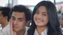 6 tahun berlalu, paras dua artis muda ini tidak berubah. Hanya saja, kini keduanya makin sukses lewat sederet film dan web series yang dibintanginya. Tak dipungkiri, trilogi film Dilan sukses melambungkan nama Yoriko Angeline dan Omara Esteghlal. Yoriko berusia 16 tahun ketika bintangi film Dilan, sementara Omara berusia 19 tahun. Kini keduanya sudah berusia 20an tahun. (Liputan6.com/IG/@yorikooangln_)