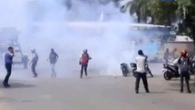 Tolak Phk Buruh Di Purwakarta Bentrok Dengan Polisi News Liputan6 Com Apakah waktu solat hari ini purwakarta? tolak phk buruh di purwakarta bentrok