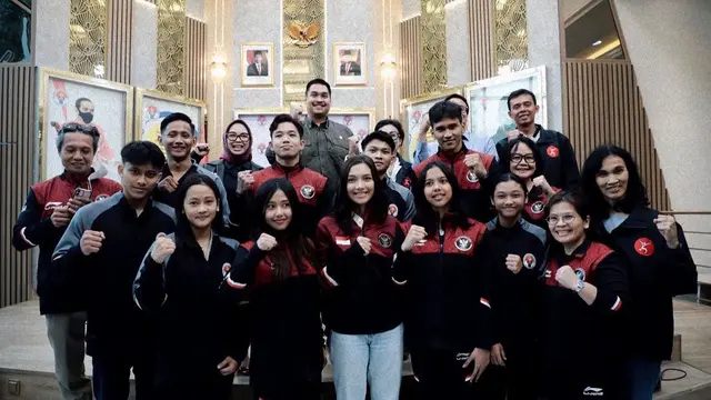 7 Potret Angela Gilsha yang Kini Jadi Staf Ahli Kemenpora