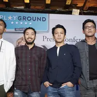 Tidak lama lagi, grup Band NOAH akan mengenalkan single barunya. Single itu dalam rangka untuk persiapan album keduanya. Saat jumpa pers di Bandung, Ariel cs menceritakan proses pembuatan single barunya. (Syaiful Bahri/Bintang.com)