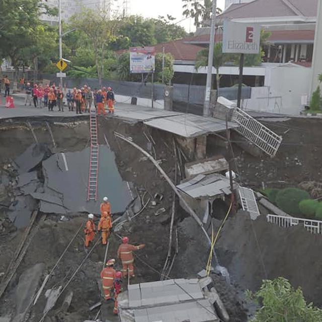 Mewarnai Gambar Kendaraan Di Jalan Raya - Kumpulan Gambar ...