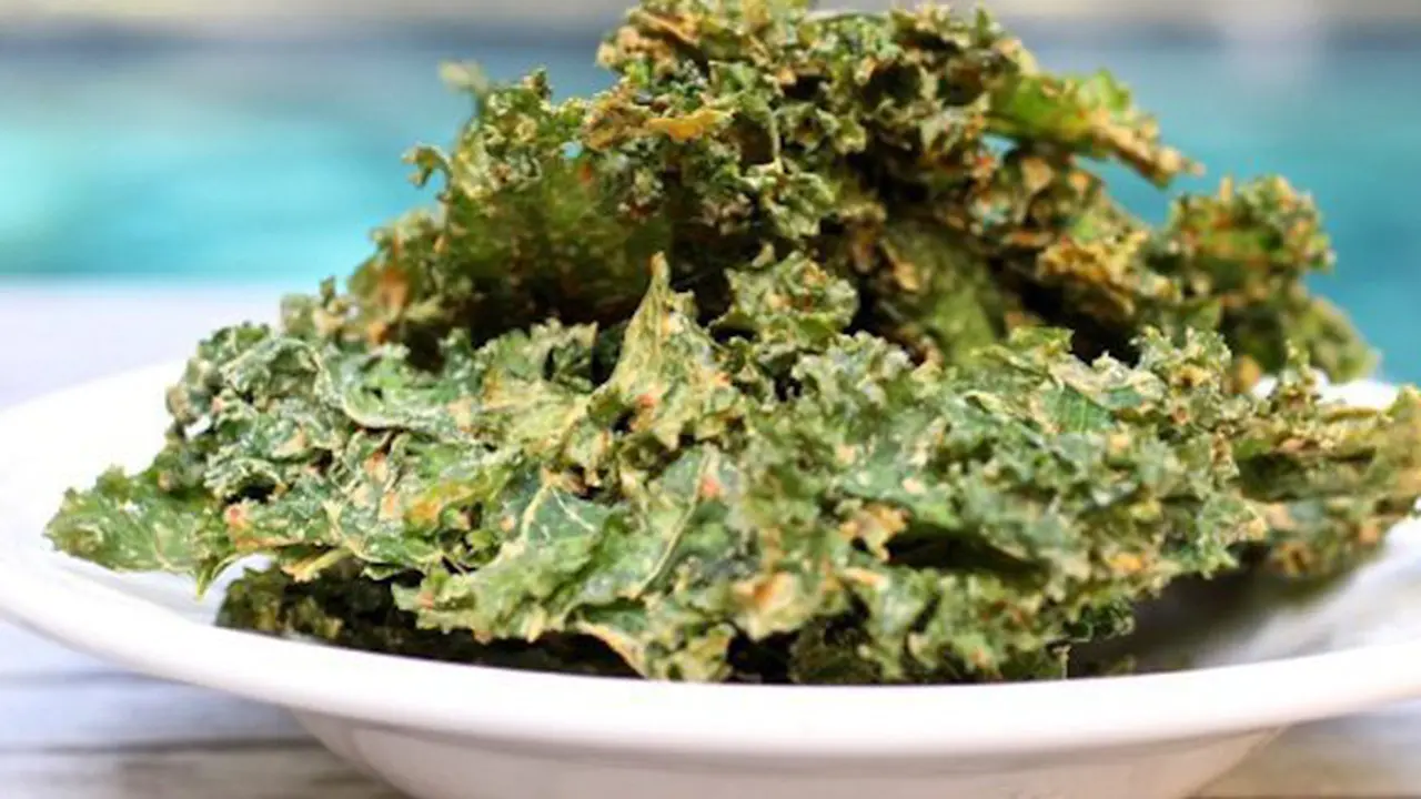Keripik bayam/copyright meghantelpner.com