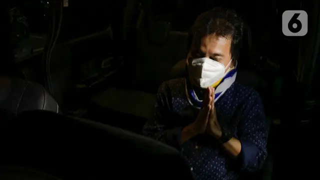 Dengan Menggunakan Pelindung Leher, Roy Suryo Bungkam Usai Pemeriksaan Lanjutan