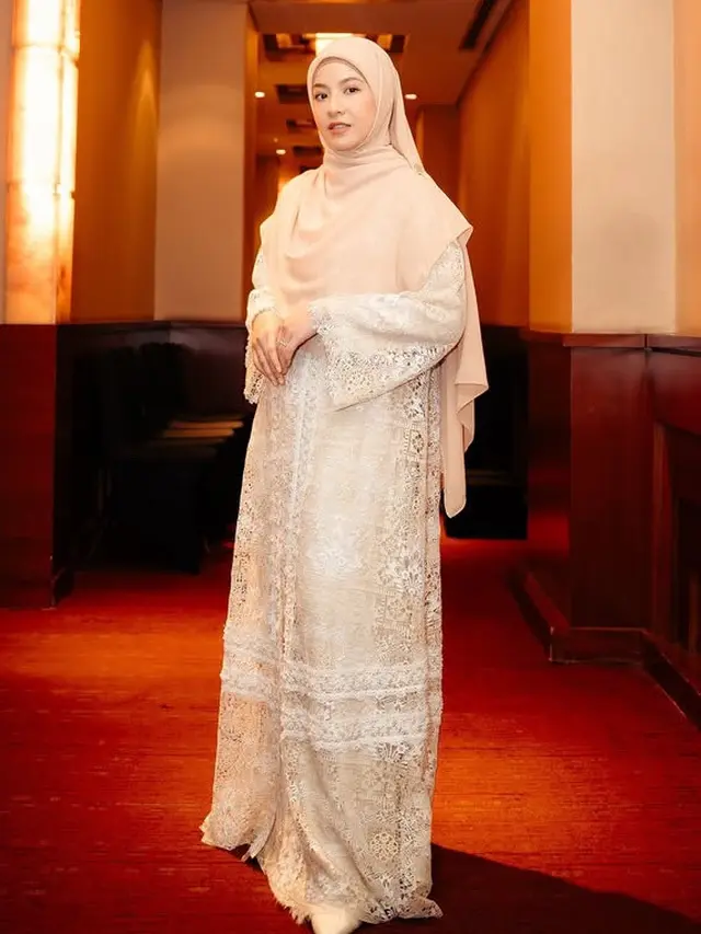 Natasha Rizky Dibalut Dress Coklat saat Premier Film Keajaiban Air Mata Wanita. [@natasharizkynew]