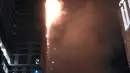 Belum diketahui apa penyebab kebakaran yang melanda Gedung Neo Soho tersebut, Jakarta Barat, Rabu (9/11). (Istimewa)