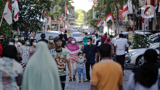FOTO: Geliat Pasar Baru di Masa PPKM Level 4