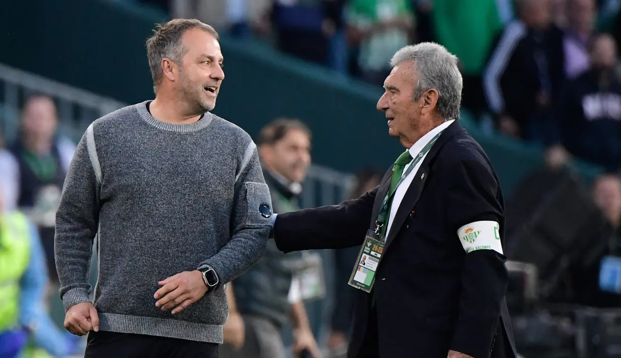 Menurut laporan Mundo Deportivo, Flick menghadapi hukuman setidaknya skorsing dua pertandingan karena kartu merah tersebut. Flick baru akan mengetahui nasibnya setelah Komite Disiplin RFEF mengambil keputusan pada pekan depan. (AFP/Cristina Quicler)