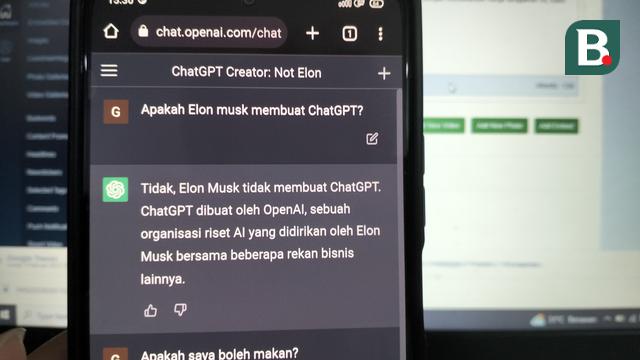 Ilustrasi menggunakan ChatGPT OpenAI di smartphone