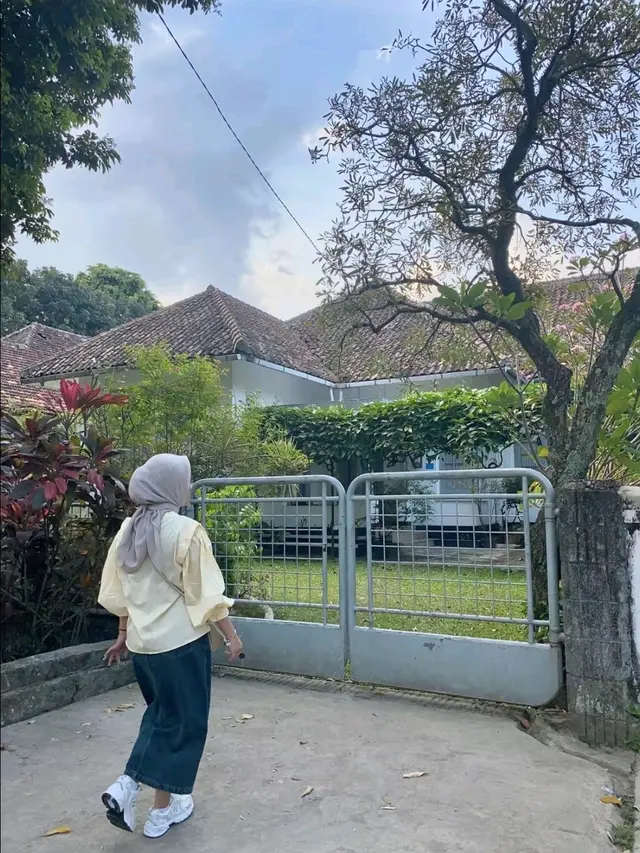 Larangan Foto di Rumah Milea