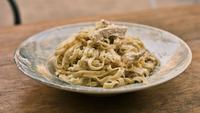 Easy Chicken Alfredo Recipe: Without and With Cream