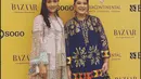 Erina Gudono sering habiskan waktu bareng keluarga Kaesang Pangarep. Mulai dari hadiri cara ulang tahun anak Kahiyang Ayu, nonton konser bareng Ibu Iriana hingga terbaru nonton fashion show bareng Kahiyang Ayu. Bahkan dalam sederet momen tersebut, kebersamaan Kahiyang Ayu bareng keluarga sang calon suami jadi sorotan hingga banjir pujian warganet. (Liputan6.com/IG/@doleytobing)