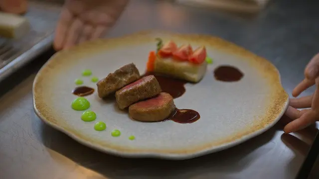 Beef Maranggi dalam serial Luka, Makan, Cinta. (dok Netflix)
