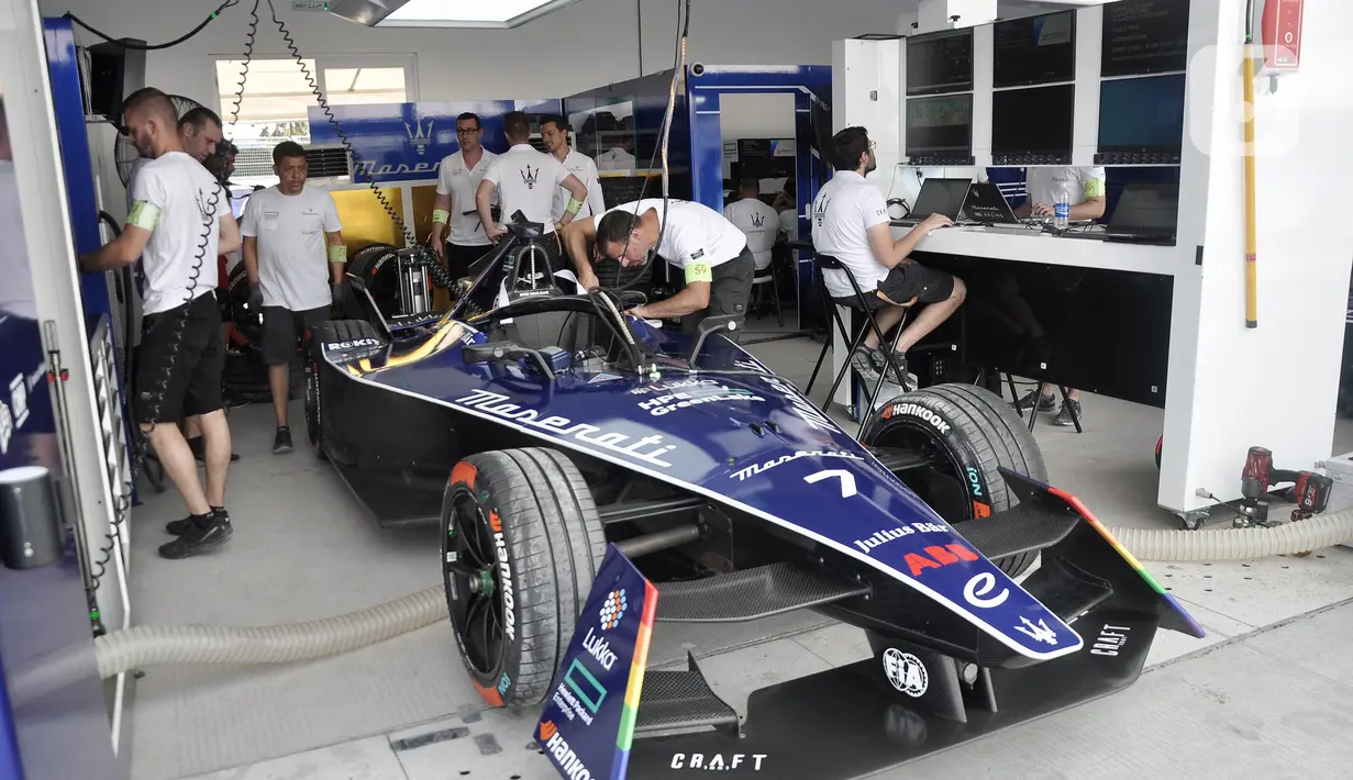 Sebanyak 22 pembalap menjalani balapan Formula E 2023 di Jakarta International e-Prix Circuit pada 3-4 Juni 2023. (merdeka.com/Iqbal S. Nugroho)