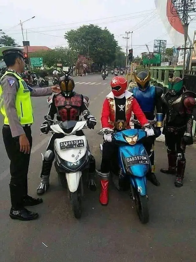 Kumpulan Potret Ketabahan Polisi Menghadapi Tingkah Laku Pemotor (ist)