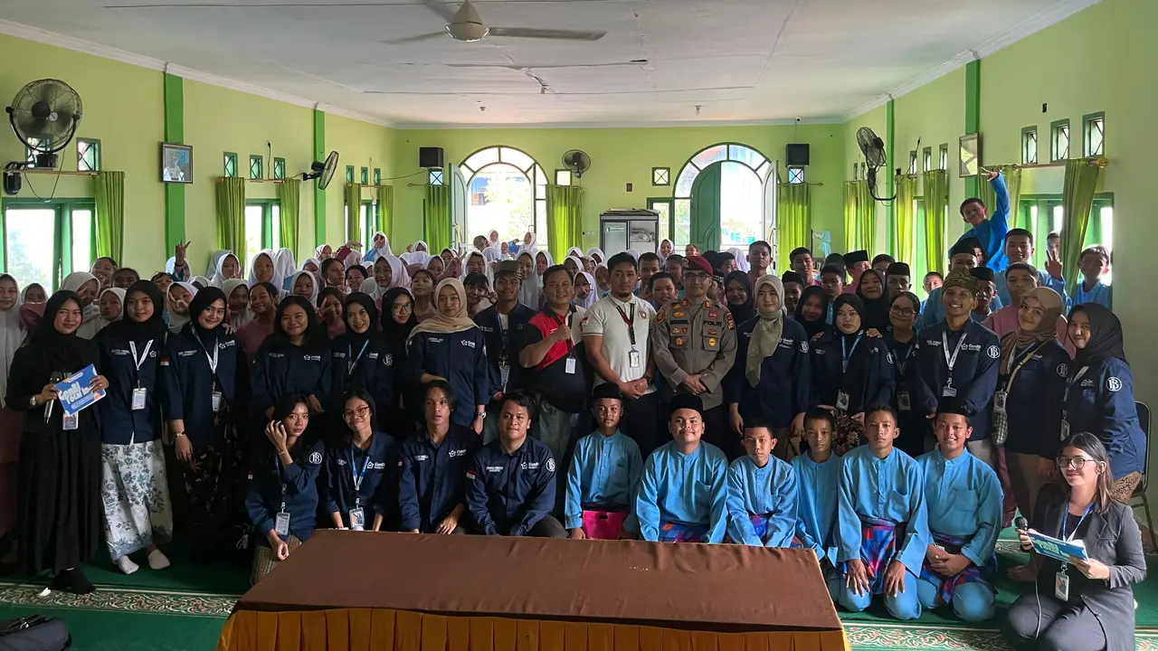 Ratusan pelajar di SMPN 10 Pekanbaru ikuti sosialisasi bahaya narkoba dari Polda Riau.