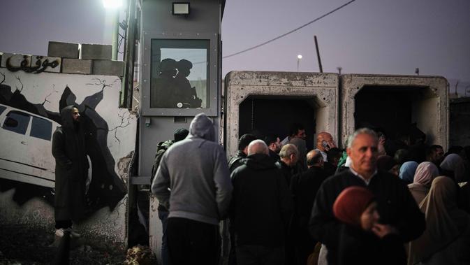 Israel Batasi Jumlah Warga Palestina Salat Jumat Pertama Ramadan di Al Aqsa