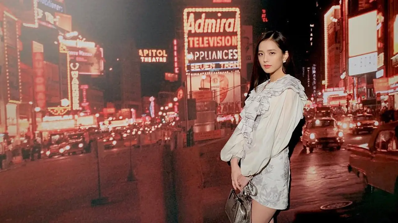 Deretan Penampilan Simple Chic Jisoo BLACKPINK yang Ulang Tahun ke-24