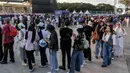 Gelaran Formula E World Championship seri ke-12 musim 2024-2025 yang digelar di Jakarta International E-Prix Circuit (JIEC) Ancol, Jakarta, memancing animo masyarakat untuk melihat dari dekat gelaran balap mobil listrik. (Liputan6.com/Herman Zakharia)