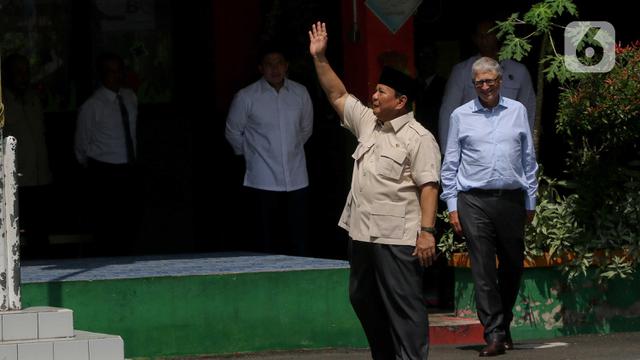 Momen Presiden Prabowo Ajak Bill Gates Tinjau Langsung Pelaksanaan Program Makan Bergizi Gratis