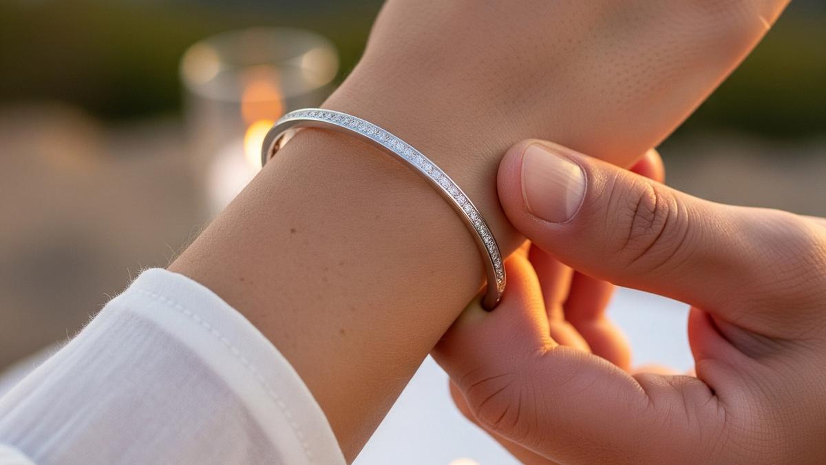 10 Gelang Emas Putih Elegan untuk Lamaran 2025, Pilihan Terbaik untuk Tunangan Anda