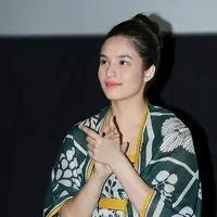 "Pertama kali syuting aku langsung kena tembok gitu, tapi pengalaman juga sih buat aku. Dan buat film action emang harus persiapan banget dan aware, makanya aku belajar banget," tutur Chelsea Islan. (Adrian Putra/Bintang.com)
