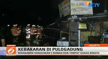 Kebakaran melahap habis lima rumah dan sebuah tempat usaha laundry di Jalan Pulomas Selatan, Pulogadung, Jakarta Timur.